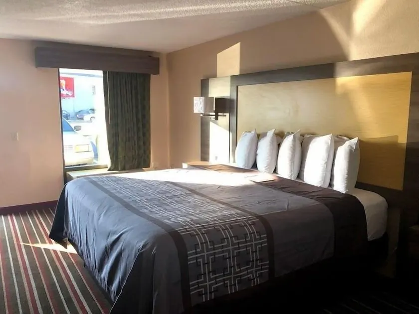 Legacy Inn - Gallatin - Image 1