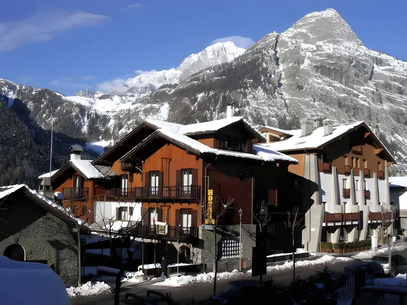 Hotel Triolet - Image 1