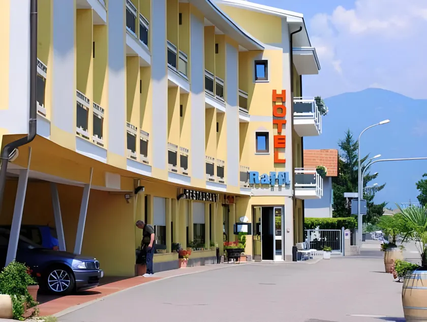 Hotel Raffl - Image 1