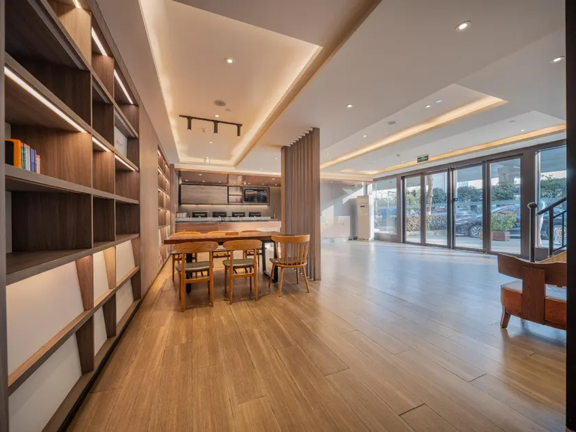 Home Inn Neo - Wuhan Guanggu Financial Port North Subway Station Store - Image 1