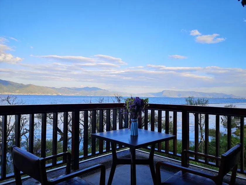 Bodu Lake View Inn - Image 1