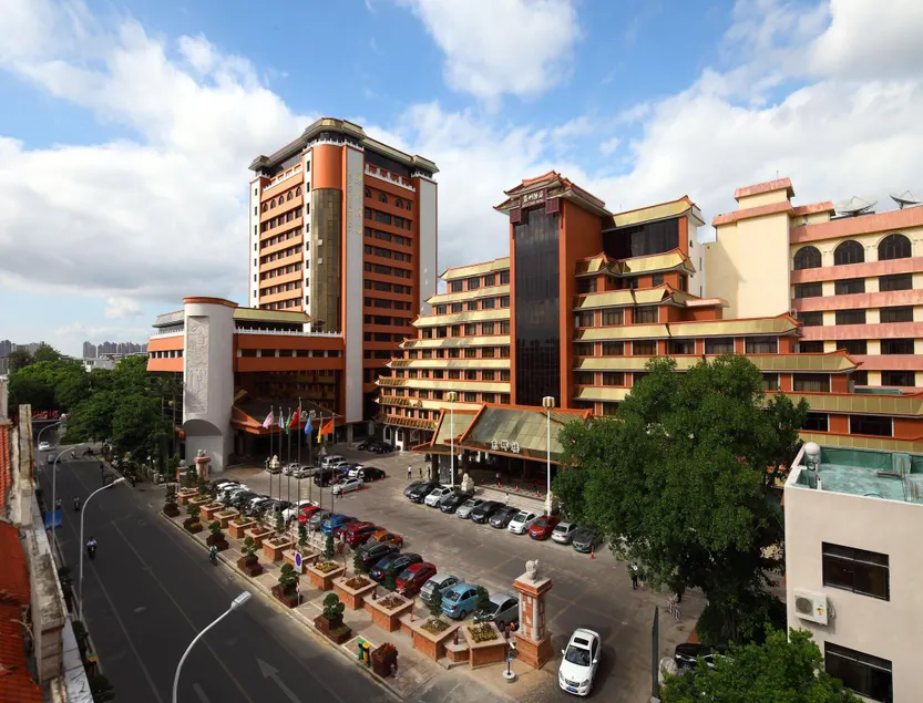Quanzhou Hotel - Image 1