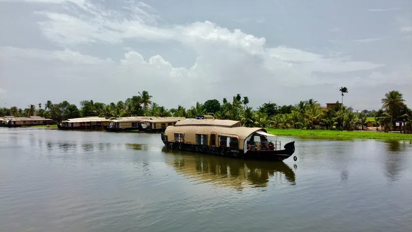 Bluegreenshouseboats - Image 1