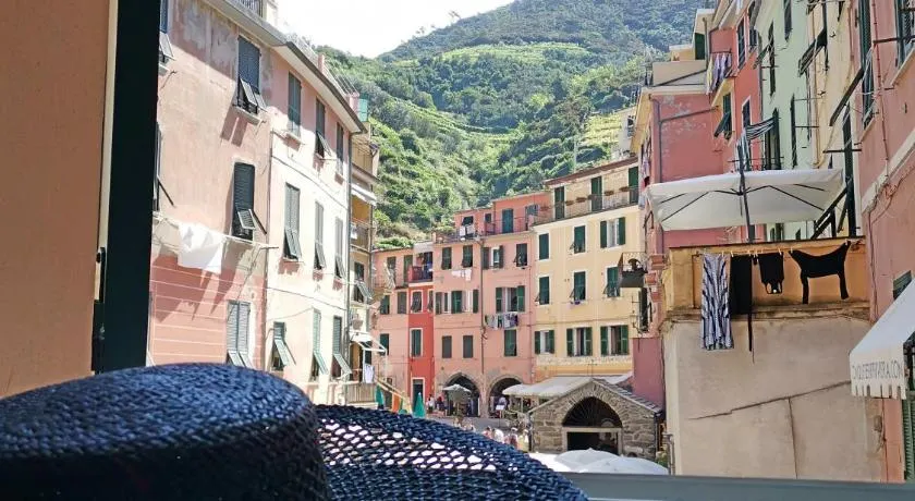 Vernazza Luxury Apartment - Image 1