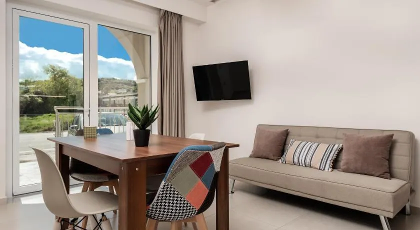 Katsaros Luxury Apts 5 min walk to beach - Image 1