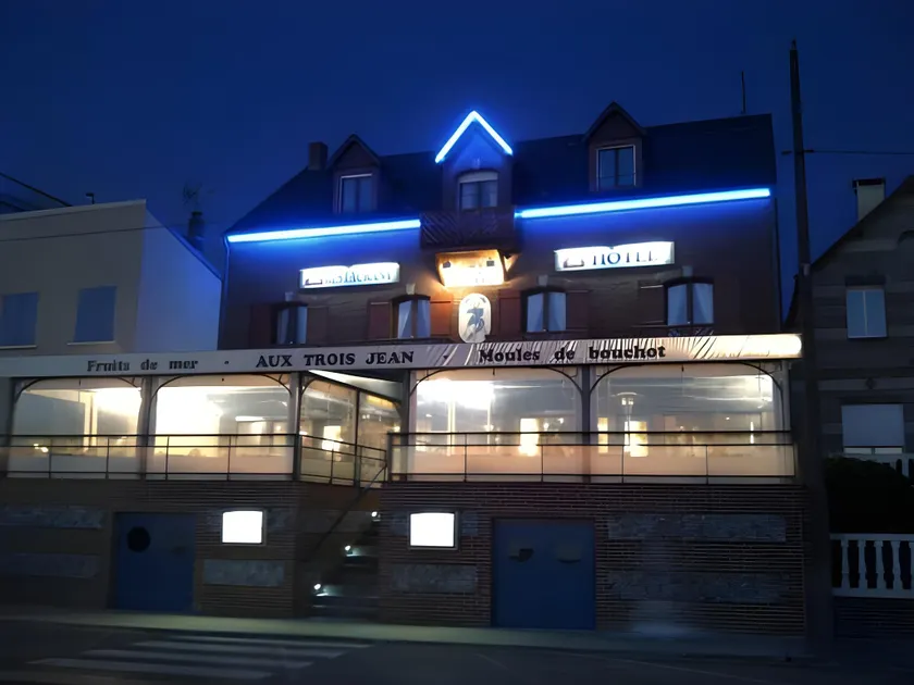 Hôtel Restaurant Aux Trois Jean - Image 1