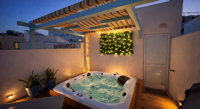 Elegant 4BR Sliema House with Rooftop Jacuzzi - Image 1