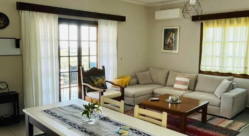 Olive Land Spacious Apartment - Image 1