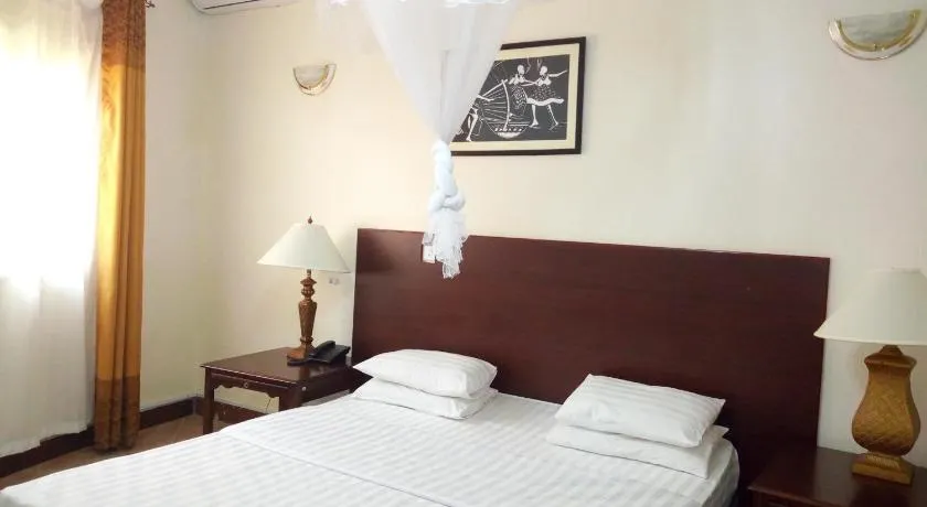 Peniel Beach Hotel - Image 1