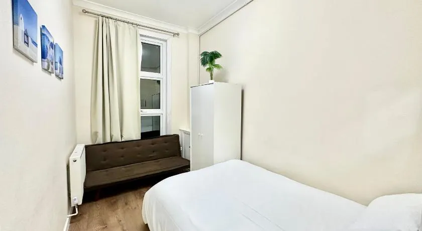 The Euston Guest House-64 - Image 1