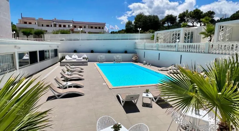 Hotel Sirena - Servizio spiaggia inclusive - Image 1