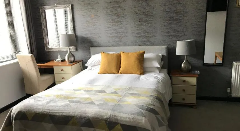Rooms @ Number Six - Image 1