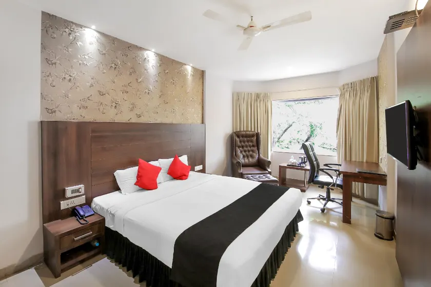 Capital O The Dawn Hotel - Image 1