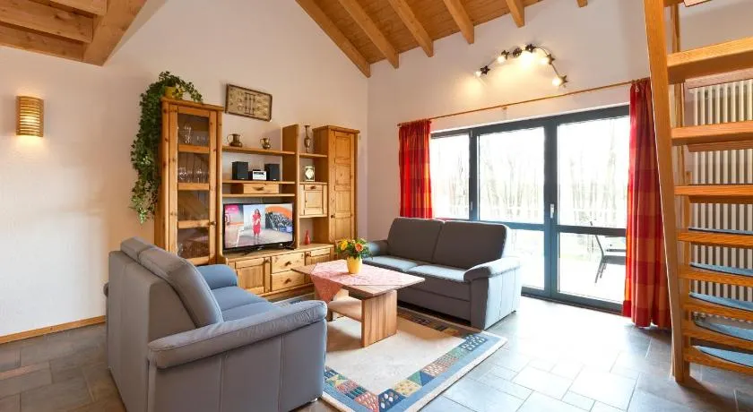 Appartement de vacances 'Maribell Appartement' avec vue sur le lac, bateau à rames, balcon et Wi-Fi - Image 1