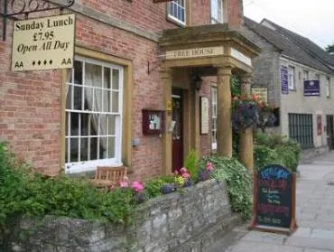 The Ilchester Arms Hotel, Ilchester Somerset - Image 1