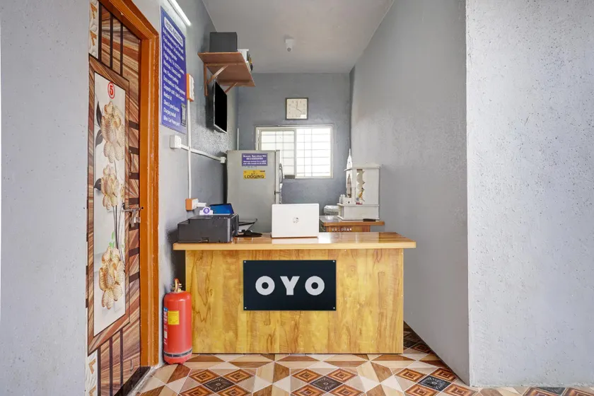Hotel O Sky 7 Lodge - Image 1
