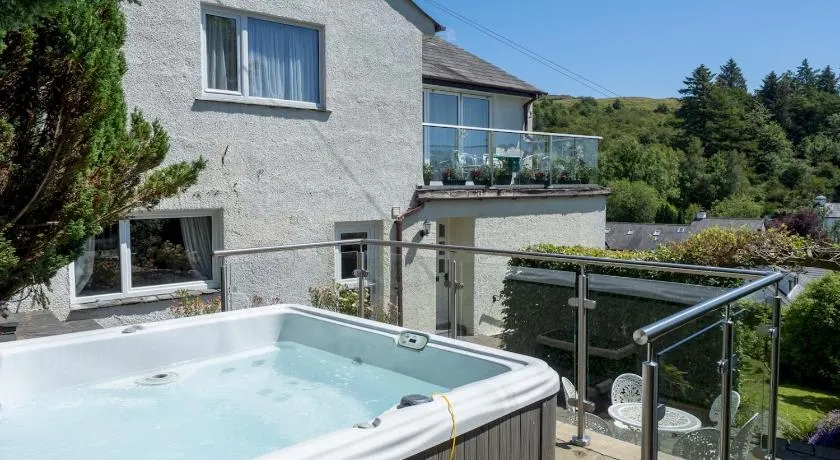 Beautiful Detached Property Hot Tub Sauna - Pass the Keys - Image 1