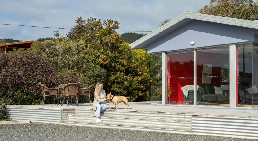 Sisters Beach Retreat - Image 1
