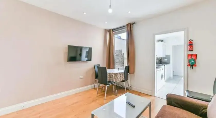 Amazing 4 bed house in Kingston - Image 1