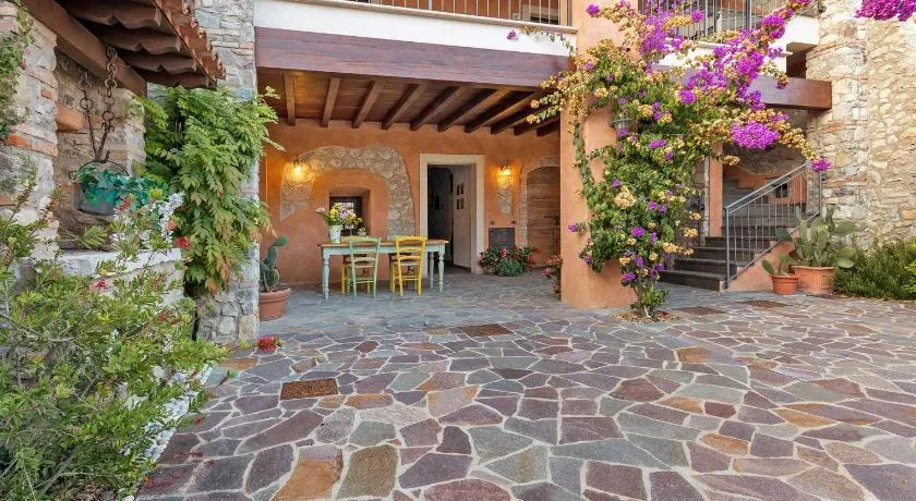 Appartement de vacances entièrement équipé avec terrasse et internet haut débit | Vue lac | Avec animaux acceptés - Image 1
