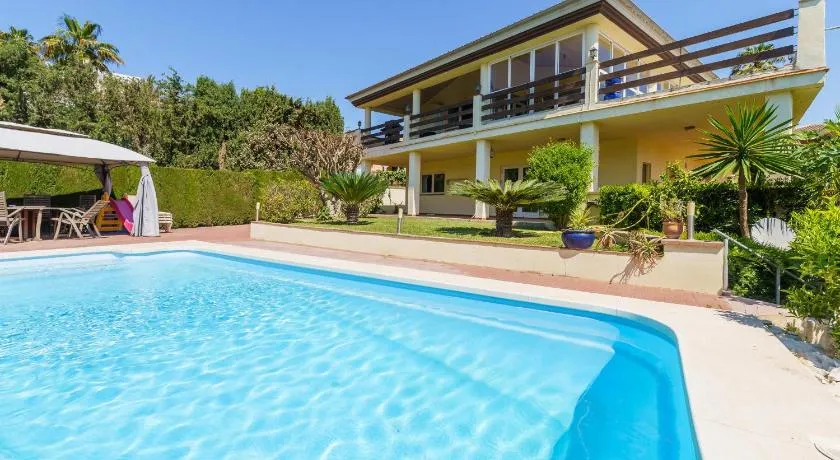 Moradia \"Cerros Del Aguila\" com vista mar, piscina, jardim e Wi-Fi - Image 1