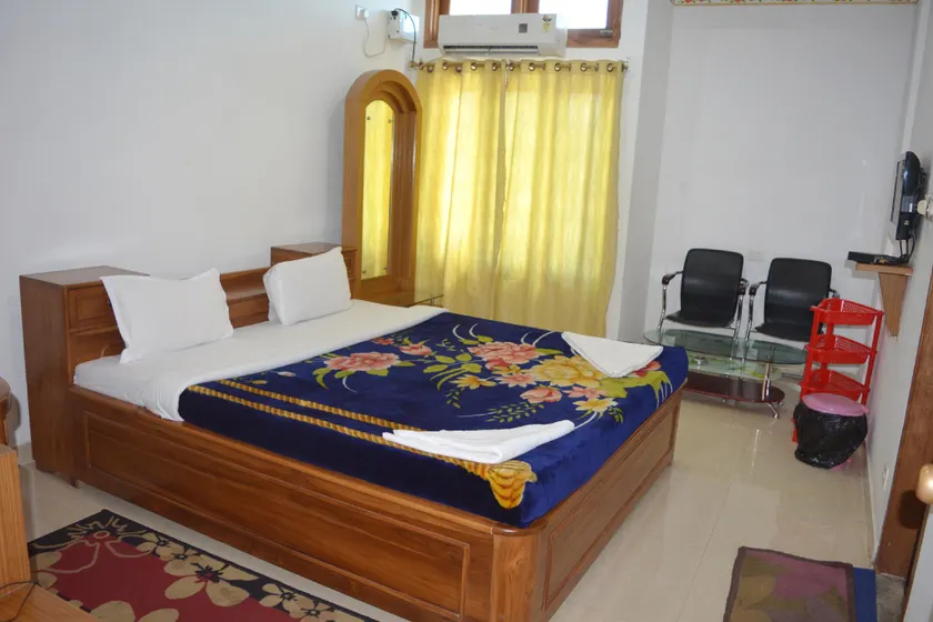 Hotel Kaziranga Continental - Image 1