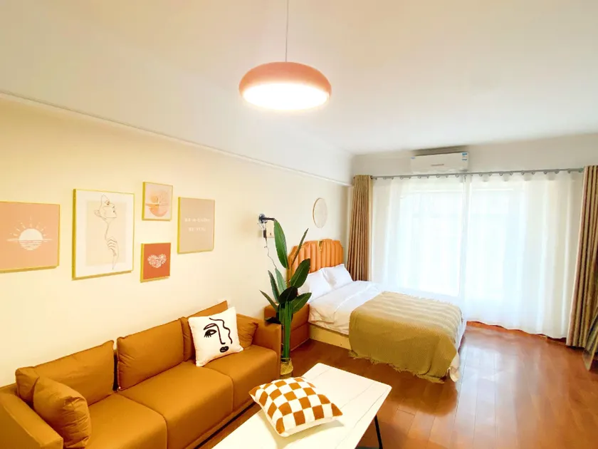 Wuhan Sunxia Cinema Hotel Apartment (Wuhuan Sports Center Metro Station Branch) - Image 1