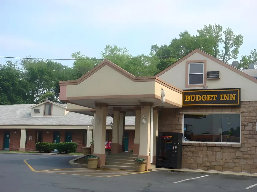 Budget Inn Falls Church - Image 1
