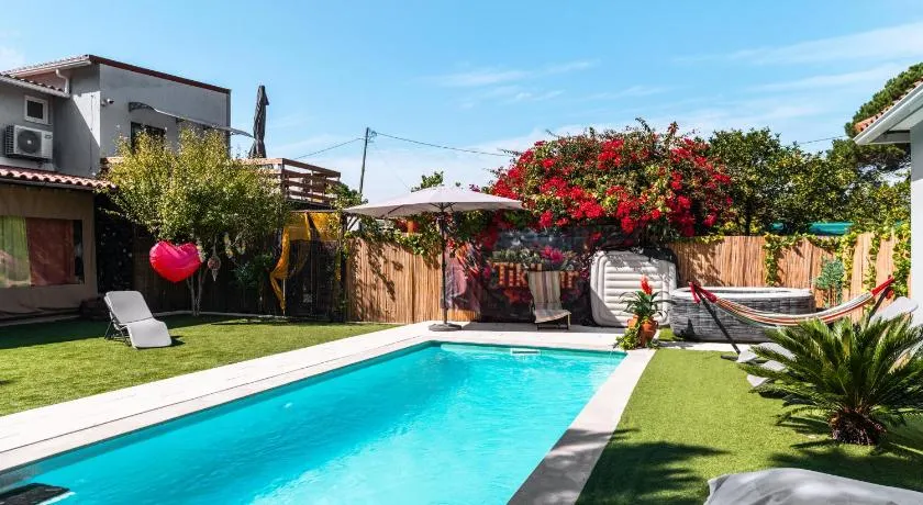 Casa T3 com piscina perto da praia - Image 1