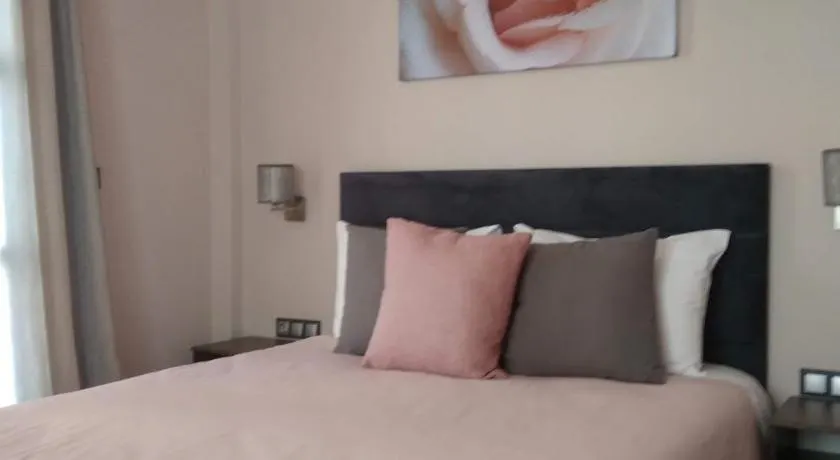 Marina's Luxury Rooms - Image 1