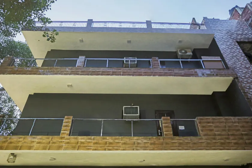Hotel O Kashish Residency Near Model Town Metro Station - Image 1
