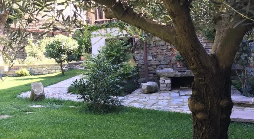 Number 10 Locanda B&B - Image 1