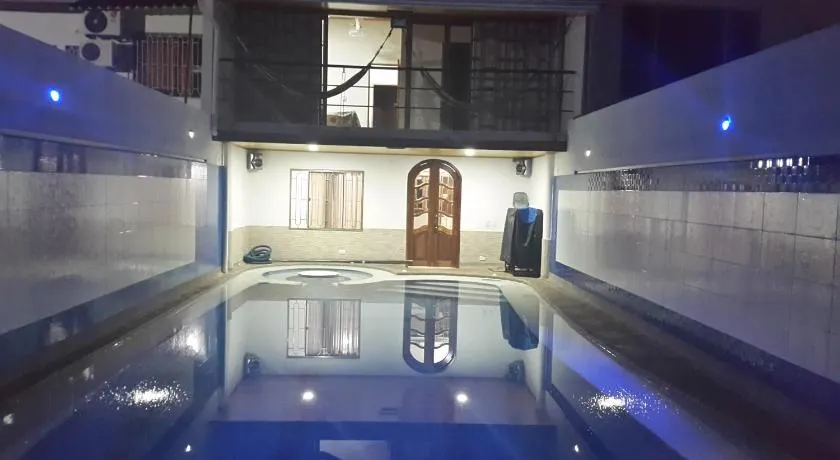 Casa con Piscina Privada y Jacuzzi - Image 1