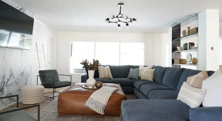 Remodeled 4BR Pool Home / Golf View/Near Beaches - Image 1