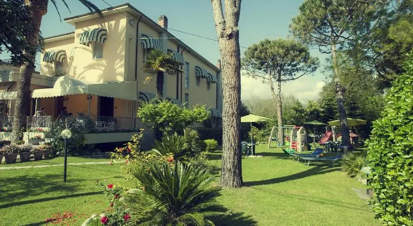 Hotel Parma Mare - Image 1