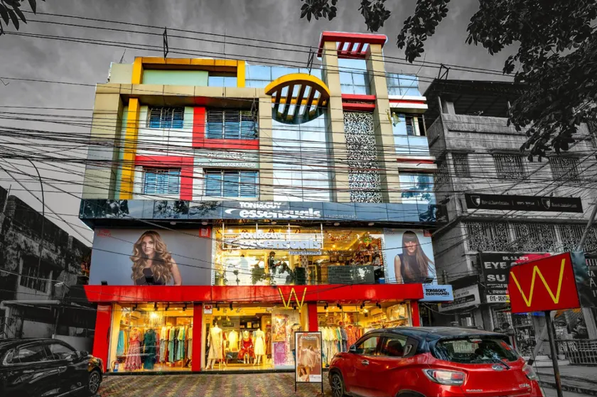 Swarna Biroti Kolkata - 20 mins Airport 7 mins metro 0 mins bus stop - Image 1