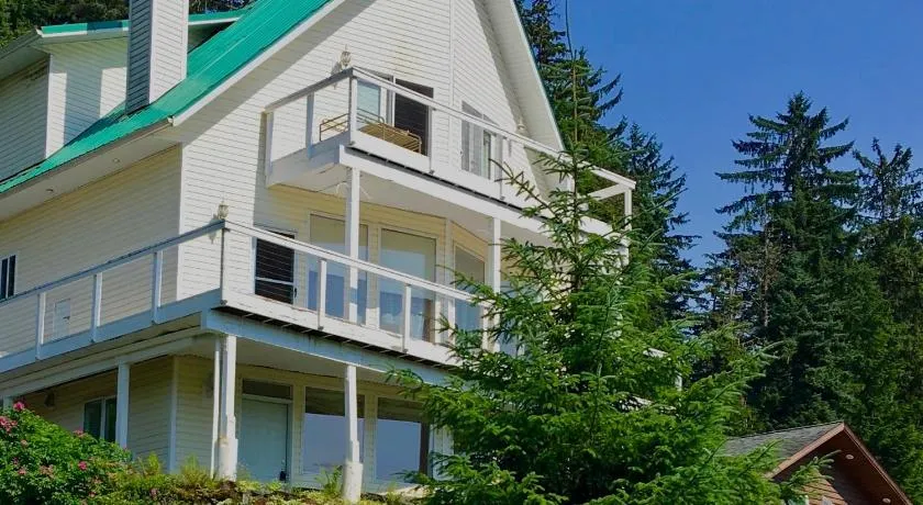 Kelli Creek Cottage - REDUCED PRICE ON TOURS - Image 1