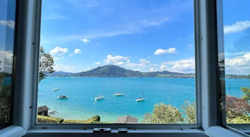 Exklusiver Seetraum am Attersee direkt am See - Image 1