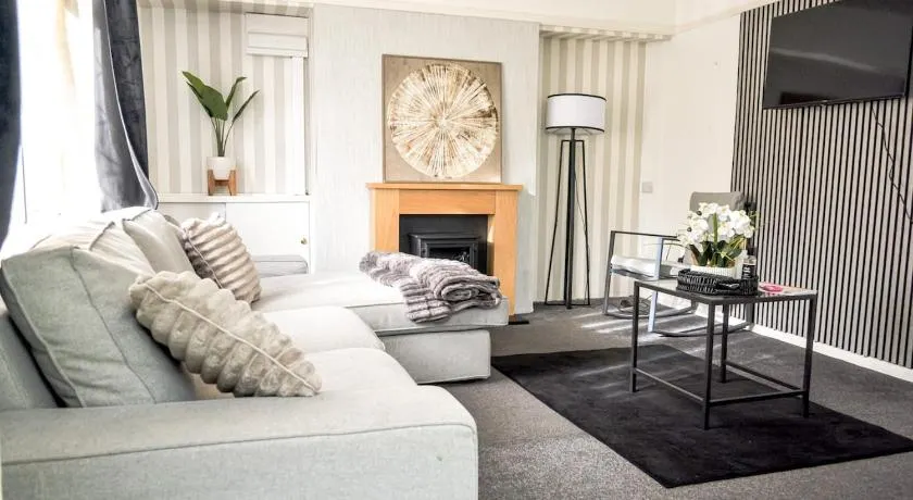 Cosy home for families and contractors - Image 1