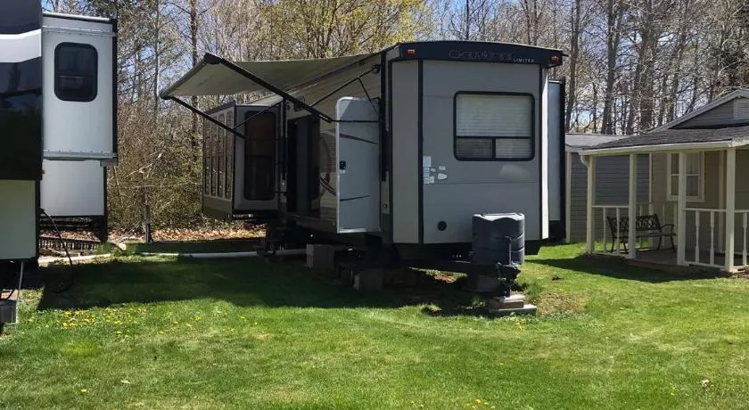 Orchard Queen Motel & Rv Park - Image 1
