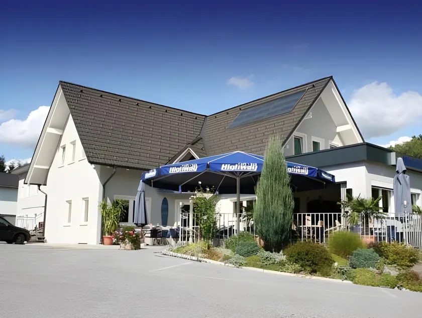 Hotel Highway - Bed & Breakfast - Image 1