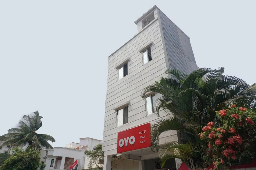 OYO 79789 Hotel Mayfair Airport Road - Image 1