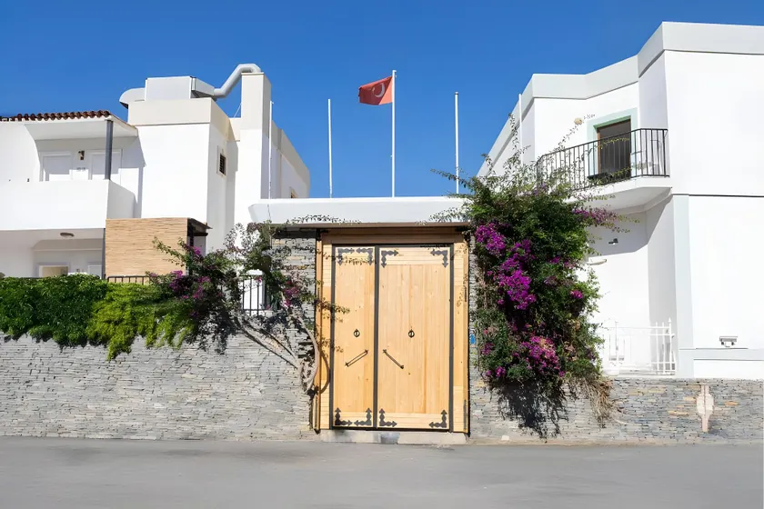 Salinas Hotel - Image 1