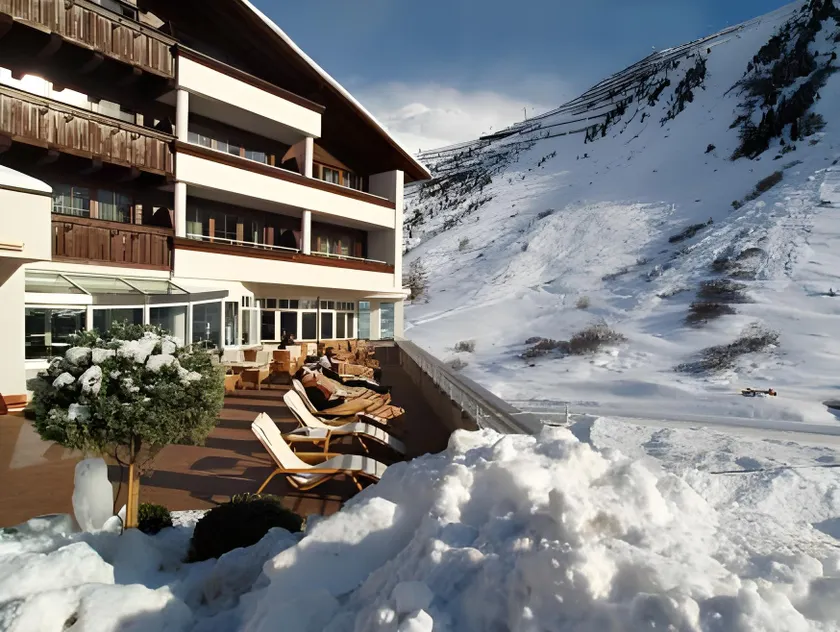 Hotel Alpina deluxe - Image 1