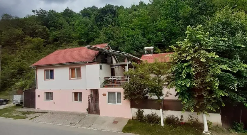 CASA IZA - Image 1