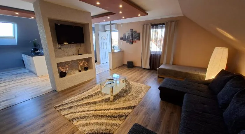 Lótusz apartman medencével - Image 1