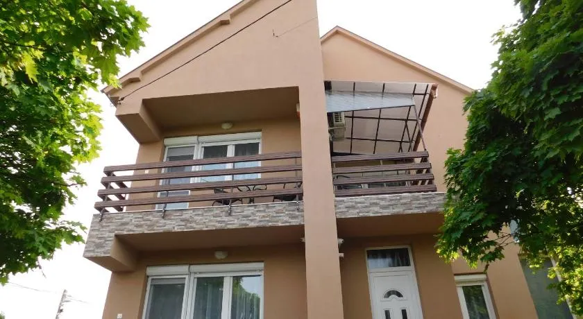Wesselényi Apartmanház - Image 1