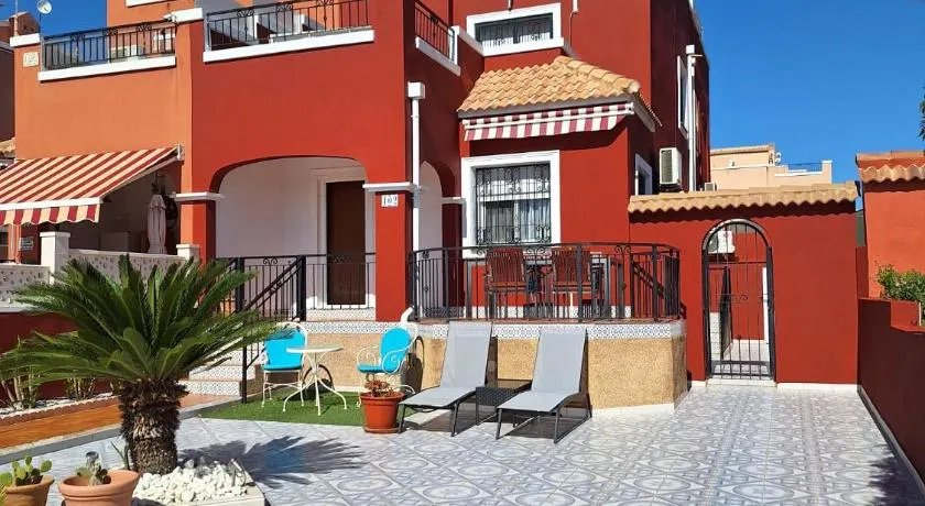 Casa Azul Los Montesinos - Image 1
