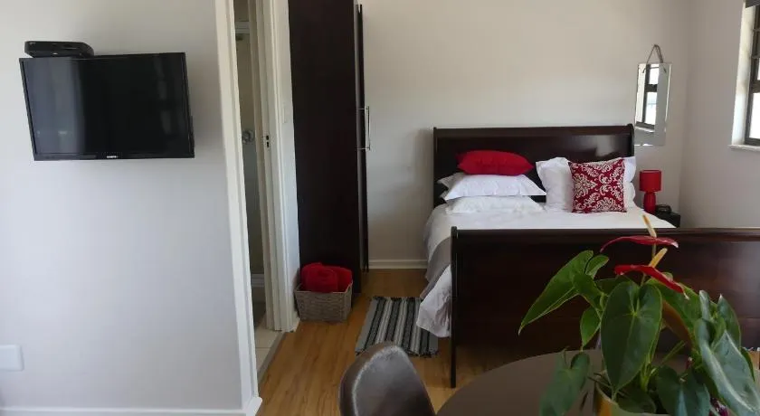 Rose and Ale Self Catering Units - Image 1