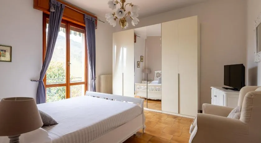 Villa Pina First floor Villa Apartment 6 guests Near Cinque Terre in nature Balcony Valley View Shared pool Hiking trails - Image 1